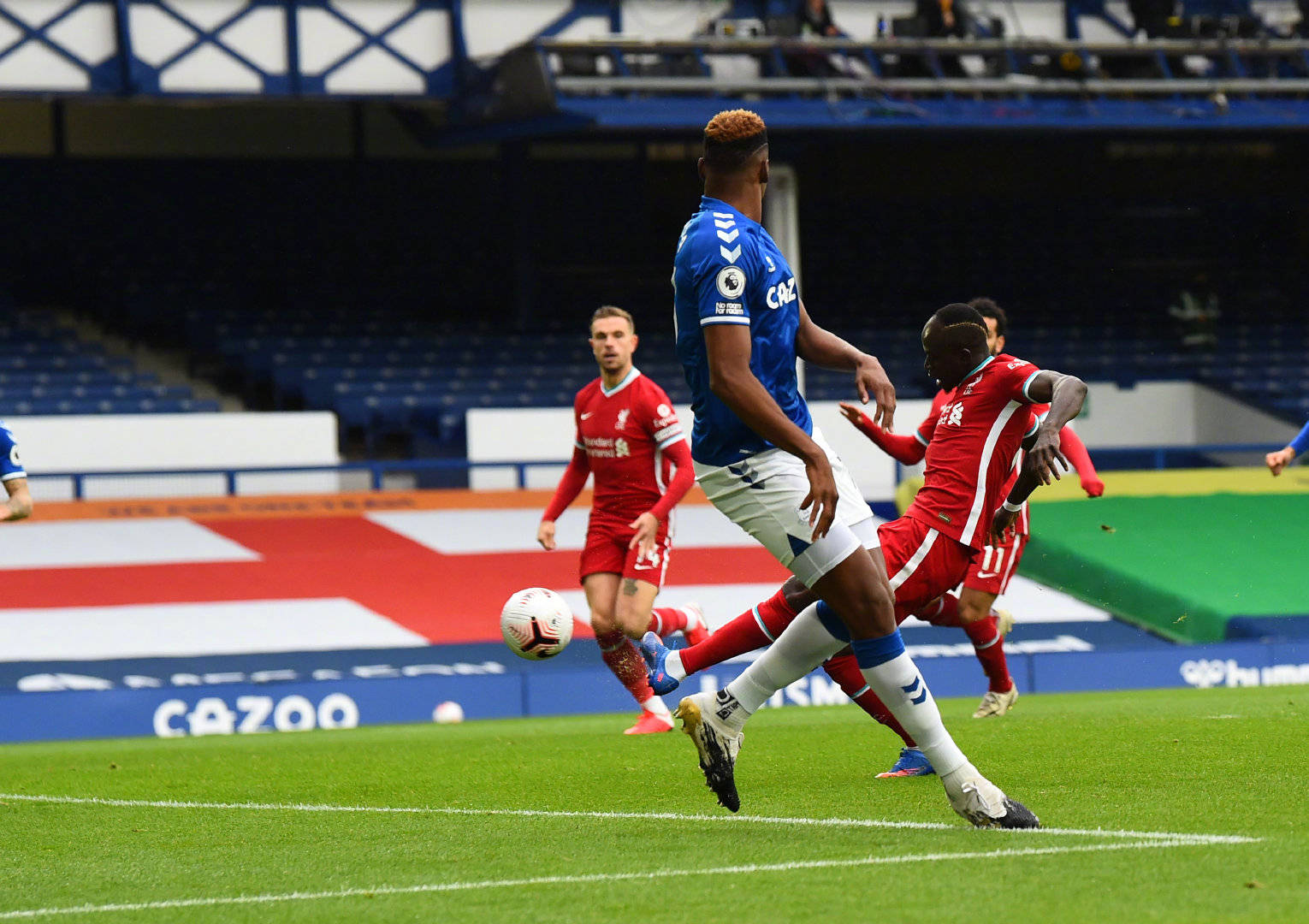 确保球队竞 确保球队竞